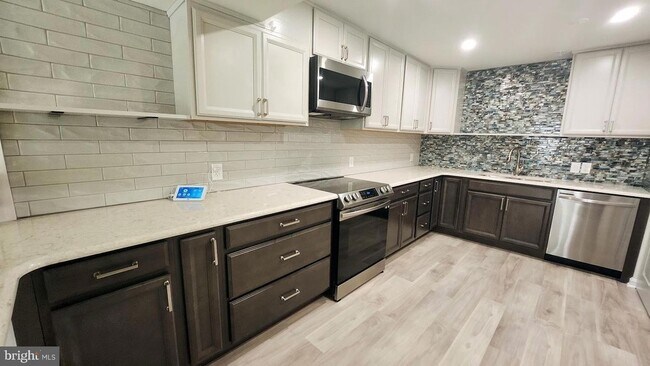 Building Photo - 12327 Eugenes Prospect Dr