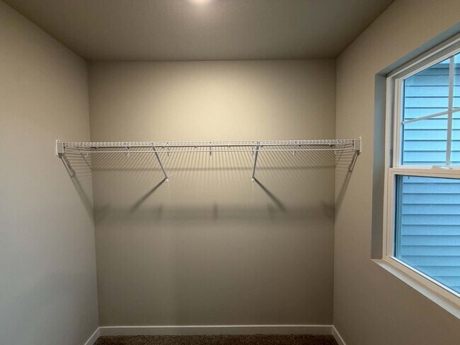 Building Photo - 1405 NE 59th Ln