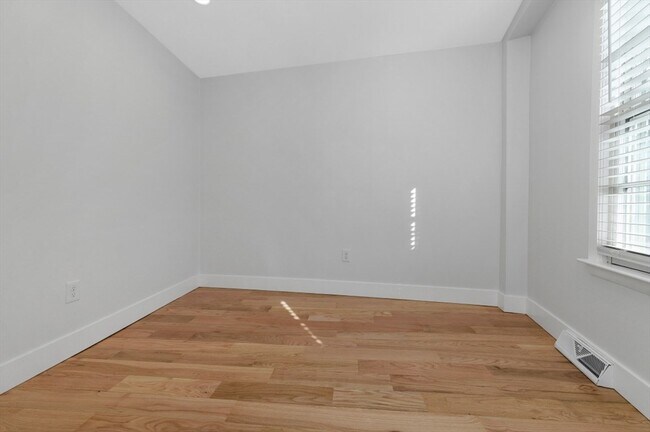 Building Photo - 55 Main St