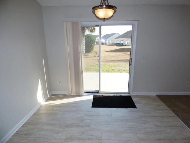 Building Photo - 210 Tibton Cir