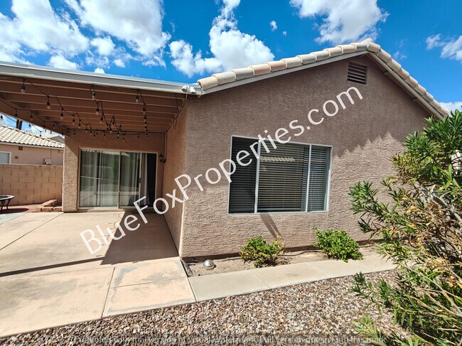 Building Photo - 9048 N Palm Brook Dr