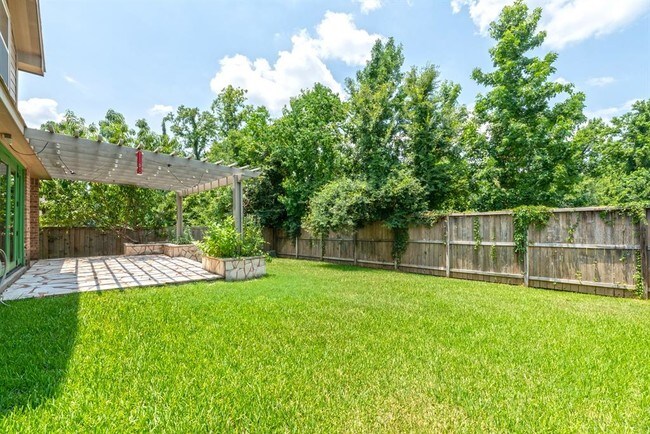 Building Photo - 202 Black Swan Pl