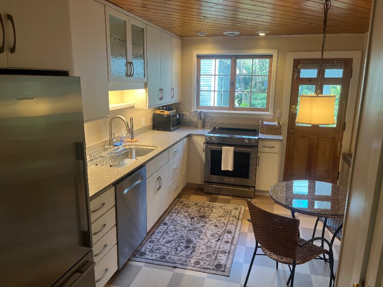 Primary Photo - 47 Florence St