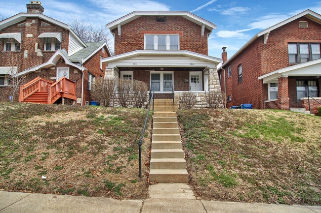 Primary Photo - 7729 Gissler Ave