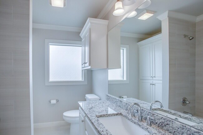 Building Photo - 3207 37th St