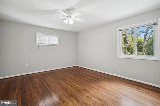 Building Photo - 8501 Canterbury Dr