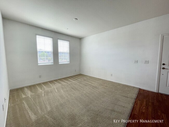 Building Photo - 50 Aura de Blanco St