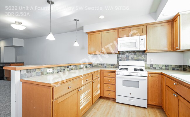 Building Photo - 5629 Fauntleroy Wy SW