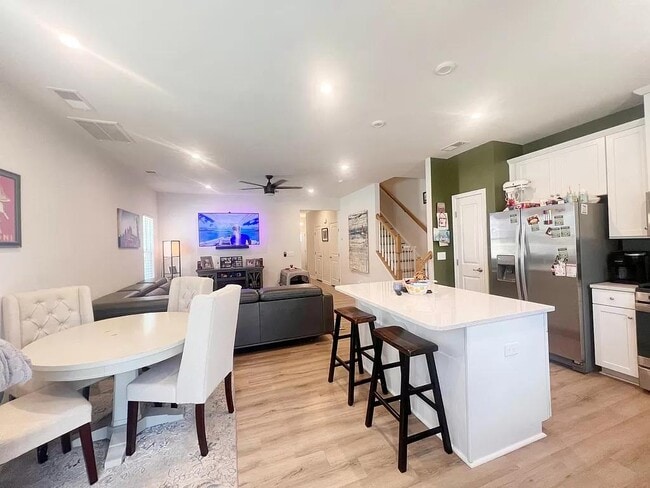 Building Photo - 100 Lilywood Ct