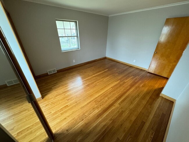 Building Photo - 2770 Tremont Rd