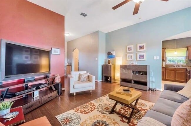 Building Photo - 13405 Clara Martin