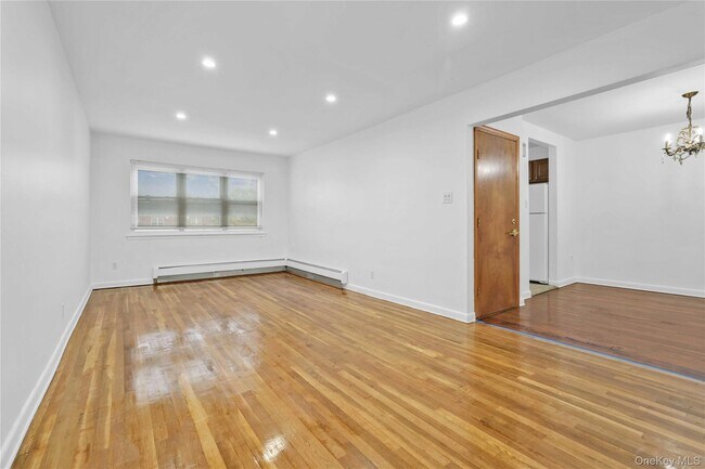 Building Photo - 62-23 69th Pl