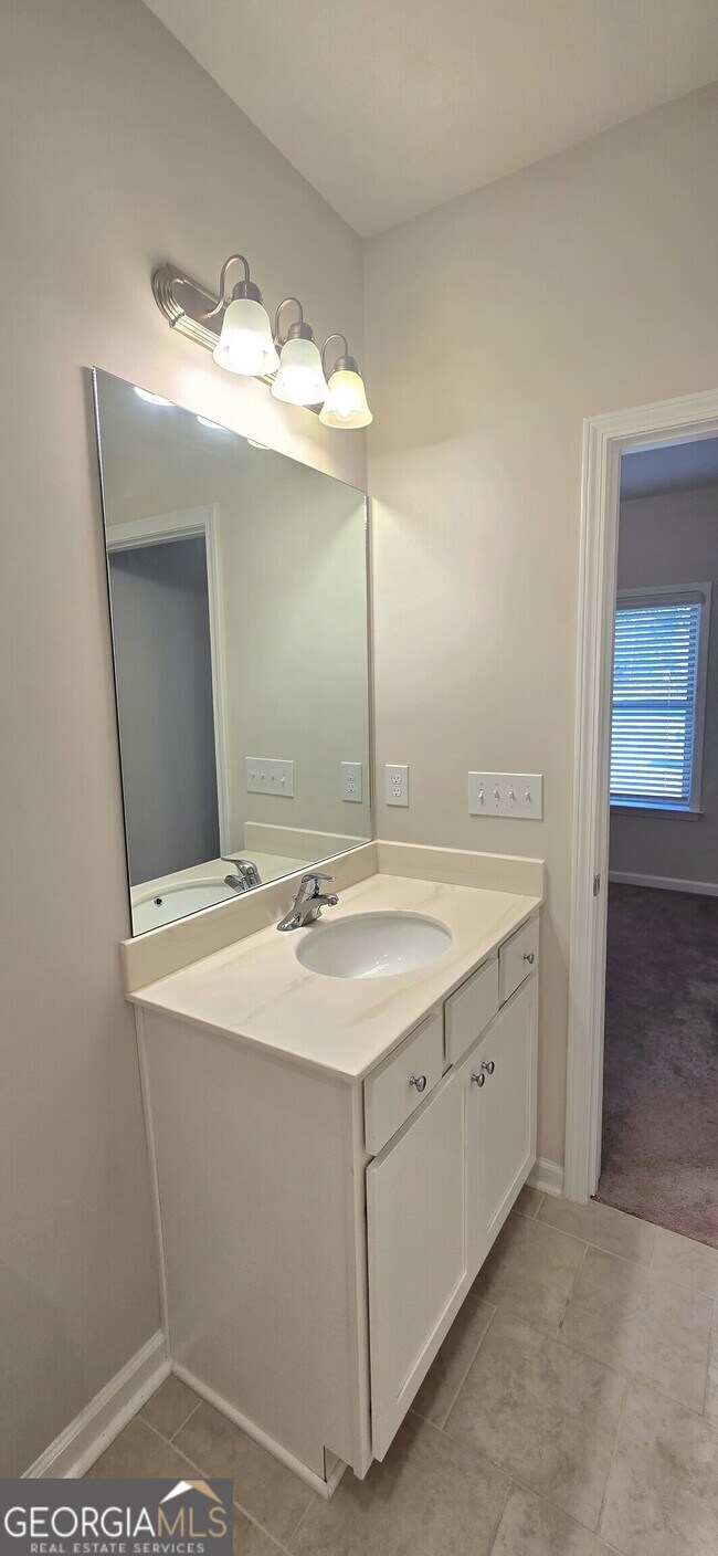 Building Photo - 3608 Hidden Valley Cir