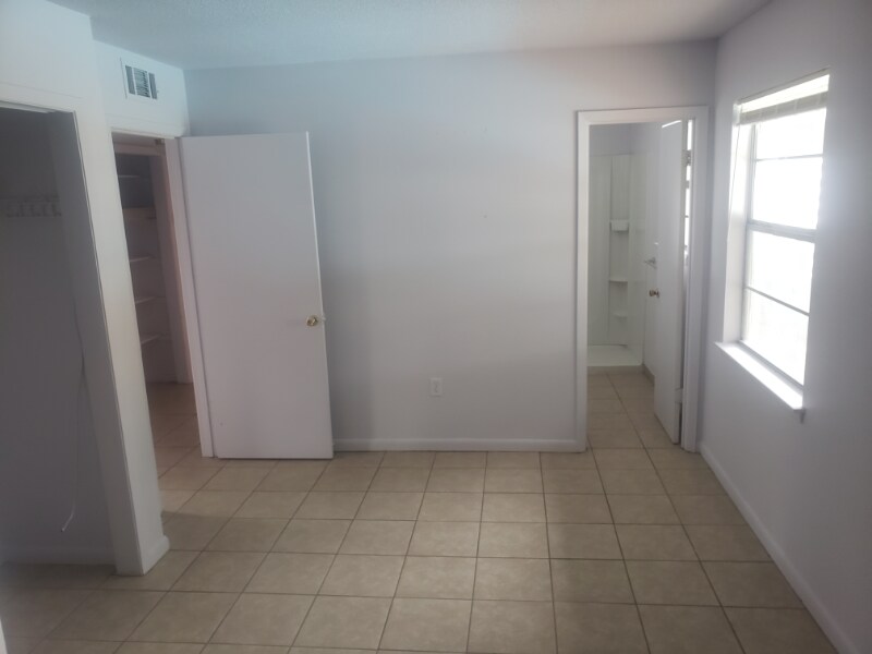 Building Photo - 21 11th St