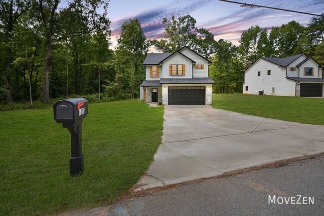 Building Photo - 4110 Whispering Oaks Dr