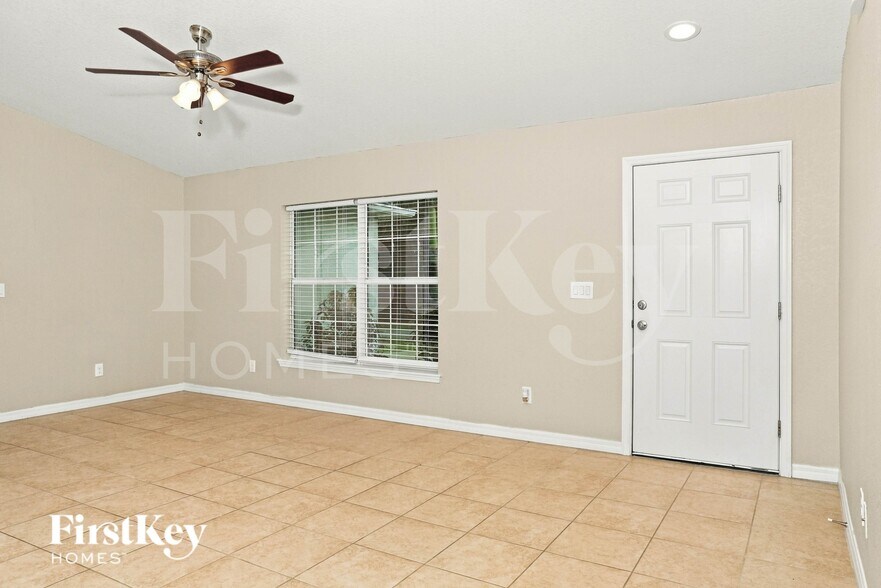 Building Photo - 10518 Deerwood Ave