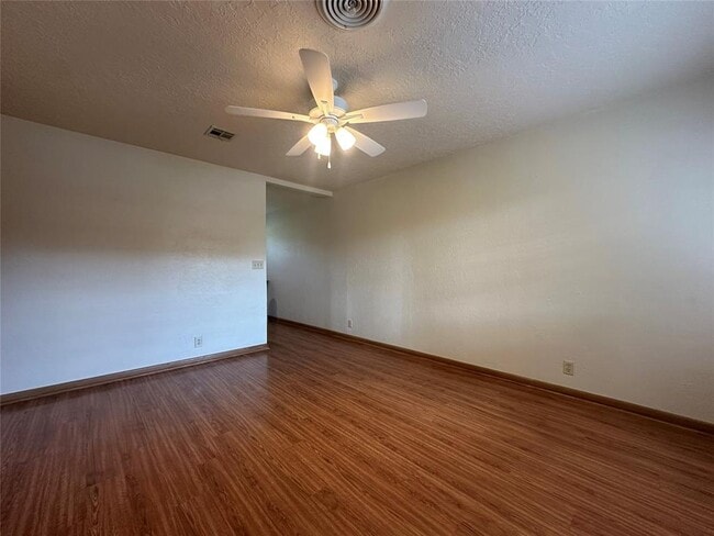 Building Photo - 2007 Delaware Ln