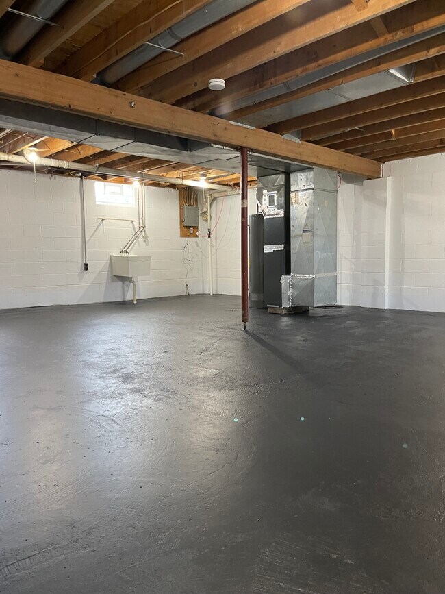Building Photo - 1380 Beechnut Dr