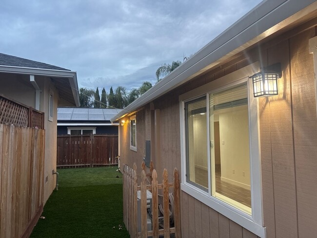 Building Photo - NEW BRENTWOOD CONSTRUCTION ADU! HIGHLY UPGRADED NEW KITCHEN & BATHROOM! 3 BEDROOMS & 1 BATHROOM! ...