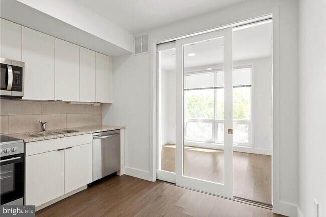 Building Photo - 2415 37th St NW