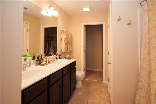 Building Photo - 3 bedroom, 2.5 bath in Hermitage - COMING SOON