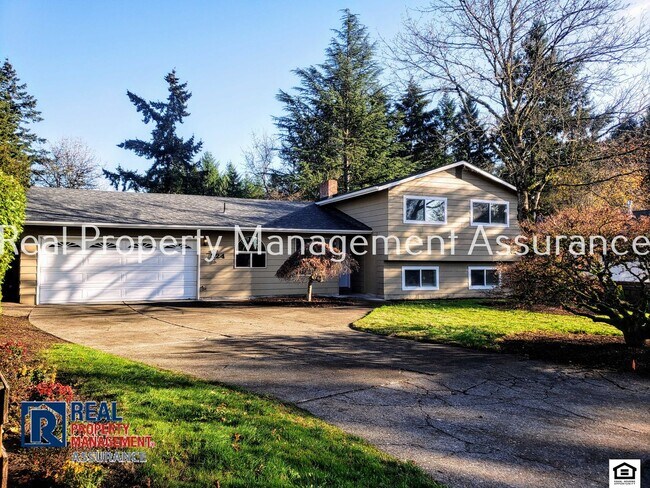 Primary Photo - 324 SW Frenwood Way