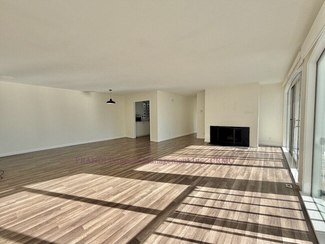 Building Photo - 5221 Shelter Bay Ave