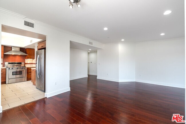 Building Photo - 1409 Armacost Ave