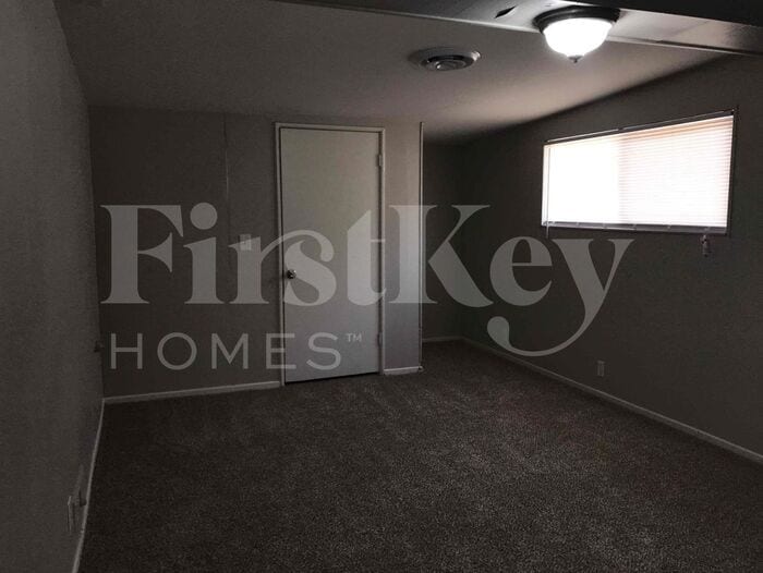 Building Photo - 4747 Everman Dr
