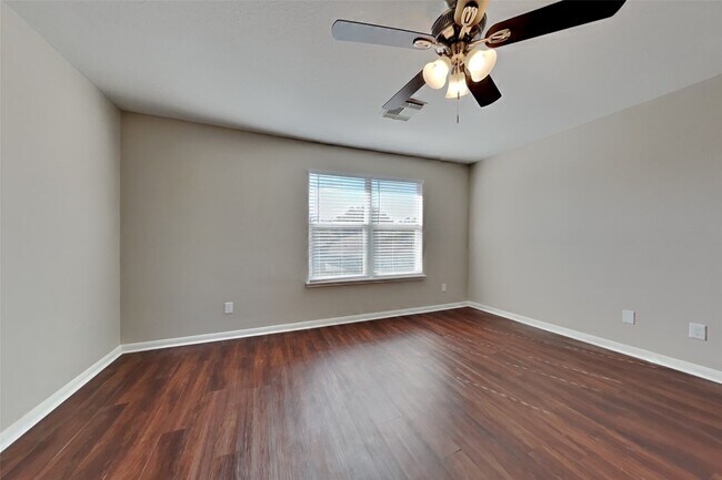 Building Photo - 32126 Willow Creek Park