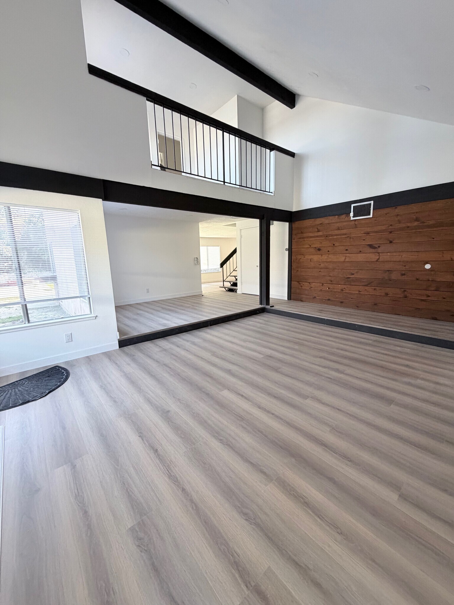 Building Photo - 16486 Elm Haven Dr