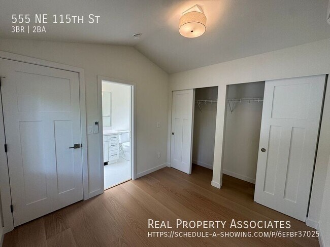 Building Photo - 555 NE 115th St