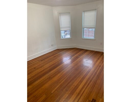 Building Photo - 136 Walnut Ave