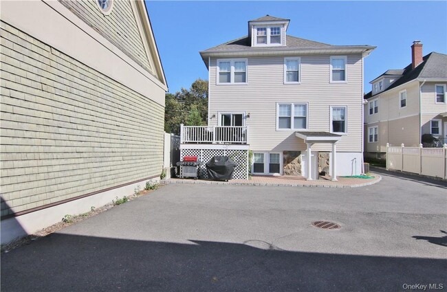 Building Photo - 249 Purchase St