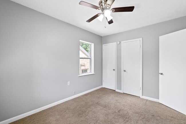 Building Photo - Duplex - For Rent West Side $ 1200.00/Month