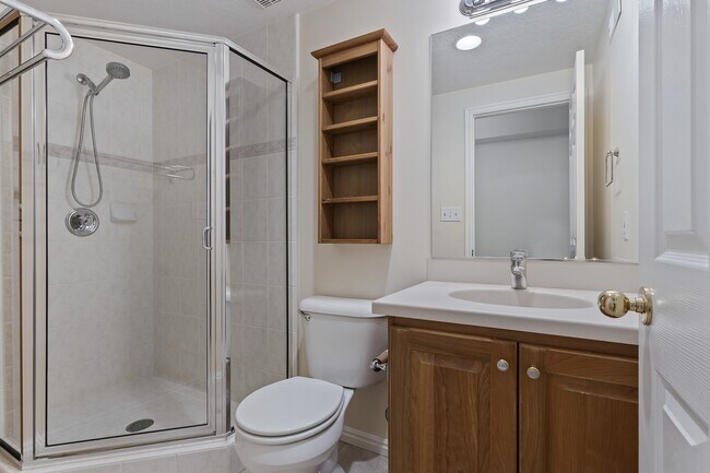 Building Photo - 3666 Pearblossom Cir