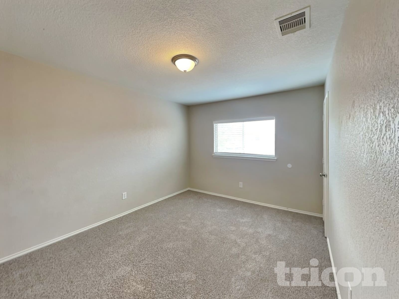 Building Photo - 11319 Saratoga Coach