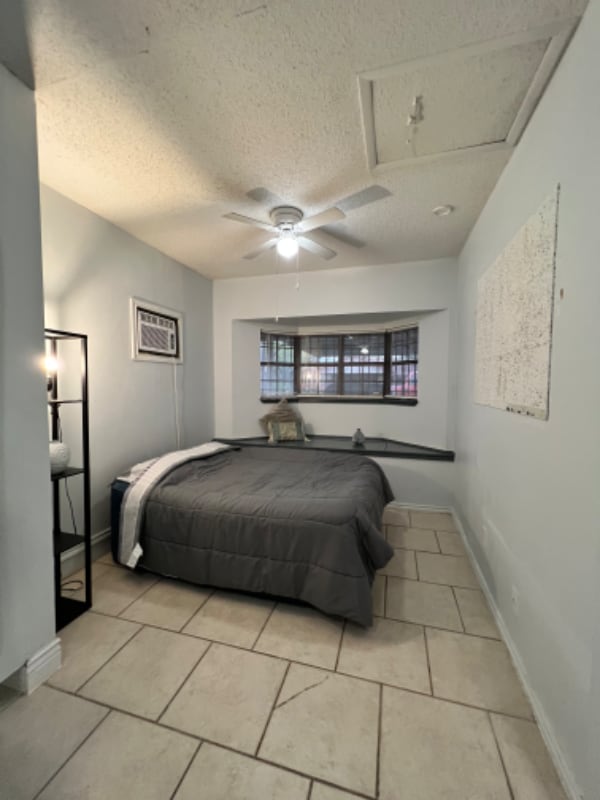 Building Photo - 7418 Meadow Cliff St