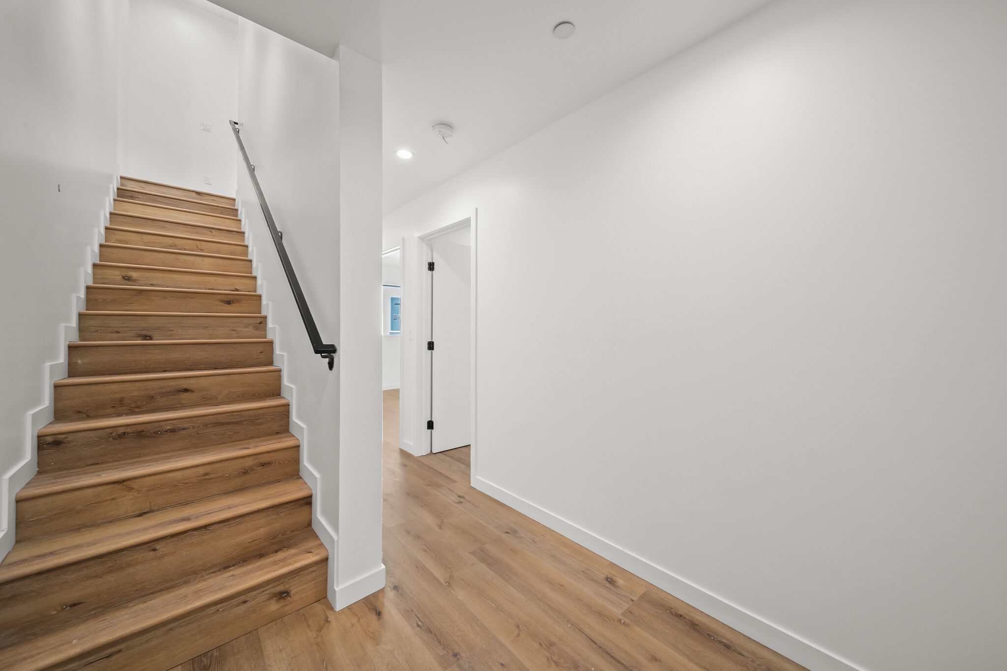 Building Photo - 6049 Craner Ave