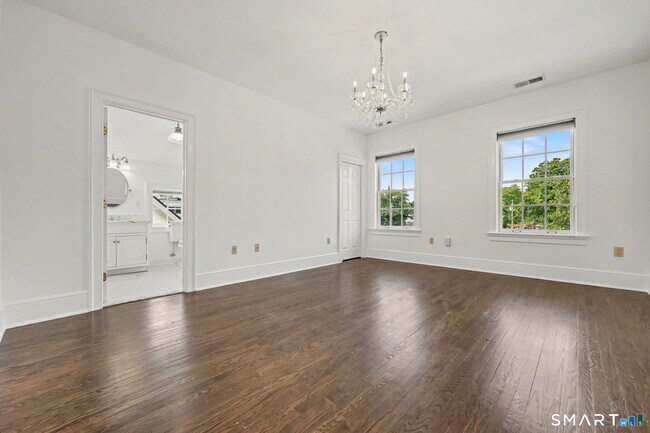 Building Photo - 16 Elmwood Drive