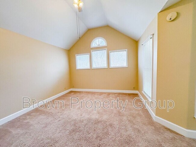 Building Photo - 741 Victorian Pl