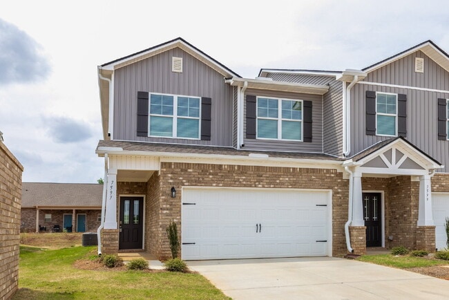 Building Photo - "Charming Newly built 3-Bed Townhouse Retreat with Granite Elegance in Prime Huntsville Location!"
