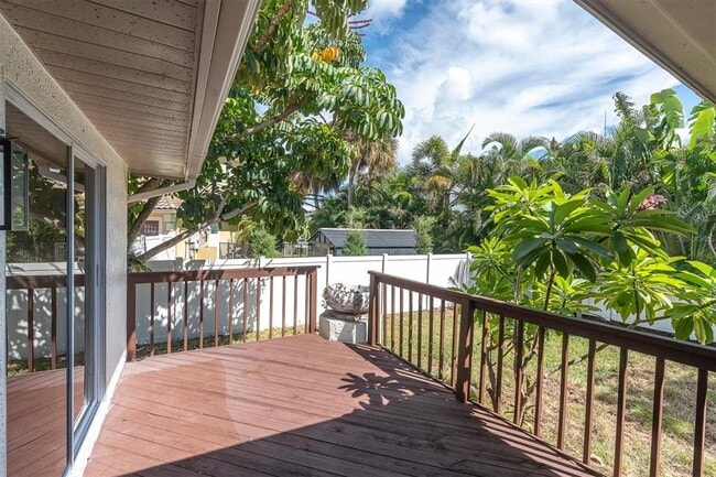 Building Photo - 630 Pinta Dr