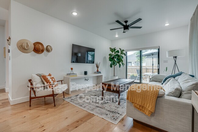 Building Photo - 211 Gibson