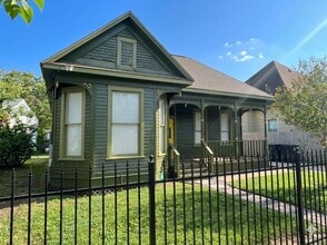 Building Photo - 1518 Freeman St
