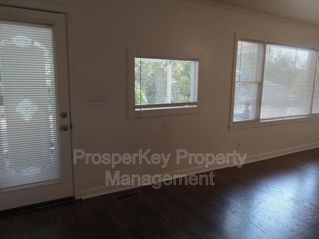 Building Photo - 1820 18th Ave