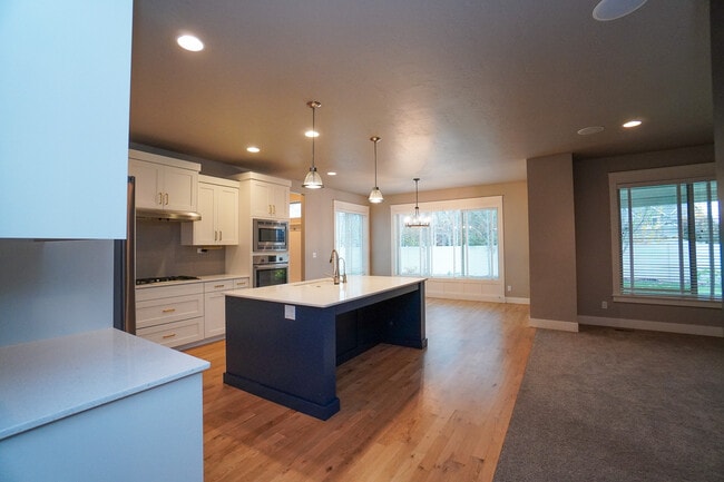 Building Photo - 2303 E Fratello St