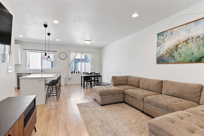 Building Photo - Coming Soon!