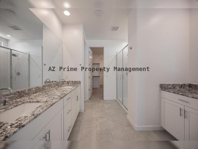 Building Photo - 4607 S 111th Dr