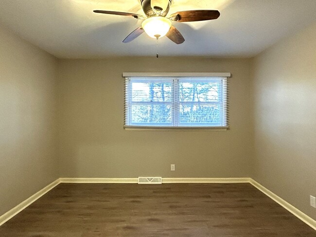 Building Photo - Spacious Brick Ranch Nestled Away — Close to Town!